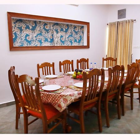Periyar Villa Home Stay - تيكَدِيْ المظهر الخارجي الصورة