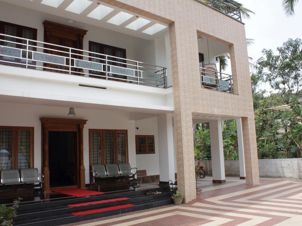 Periyar Villa Home Stay - تيكَدِيْ المظهر الخارجي الصورة