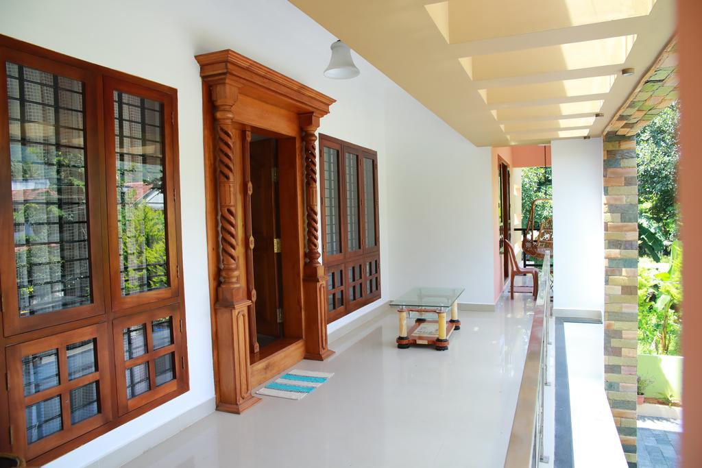 Periyar Villa Home Stay - تيكَدِيْ المظهر الخارجي الصورة